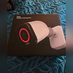 New- Vivint Outdoor Camera Pro Gen 2 VS-ODC350-WHT FHD 1080p Cube Camera - White